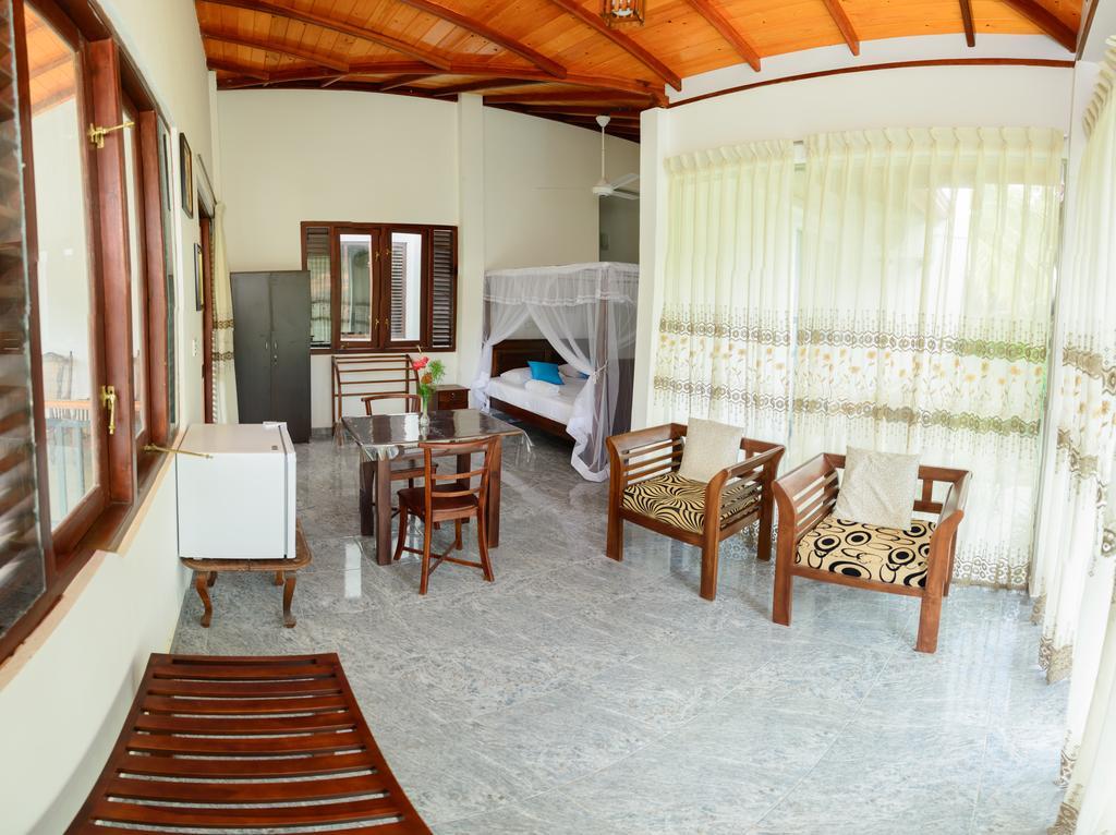Villa White Хиккадува Экстерьер фото