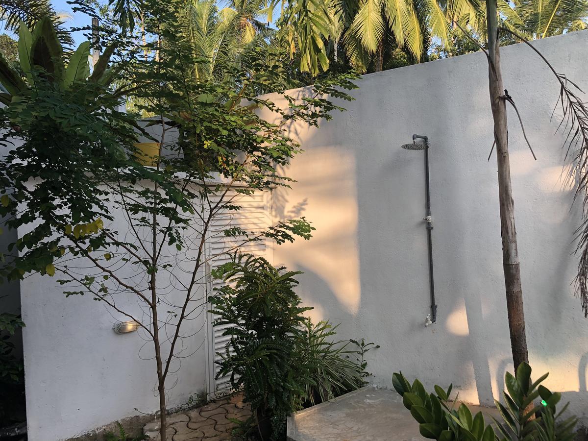 Villa White Хиккадува Экстерьер фото