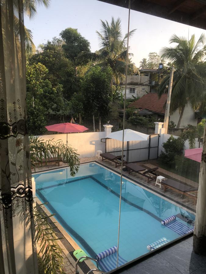 Villa White Хиккадува Экстерьер фото