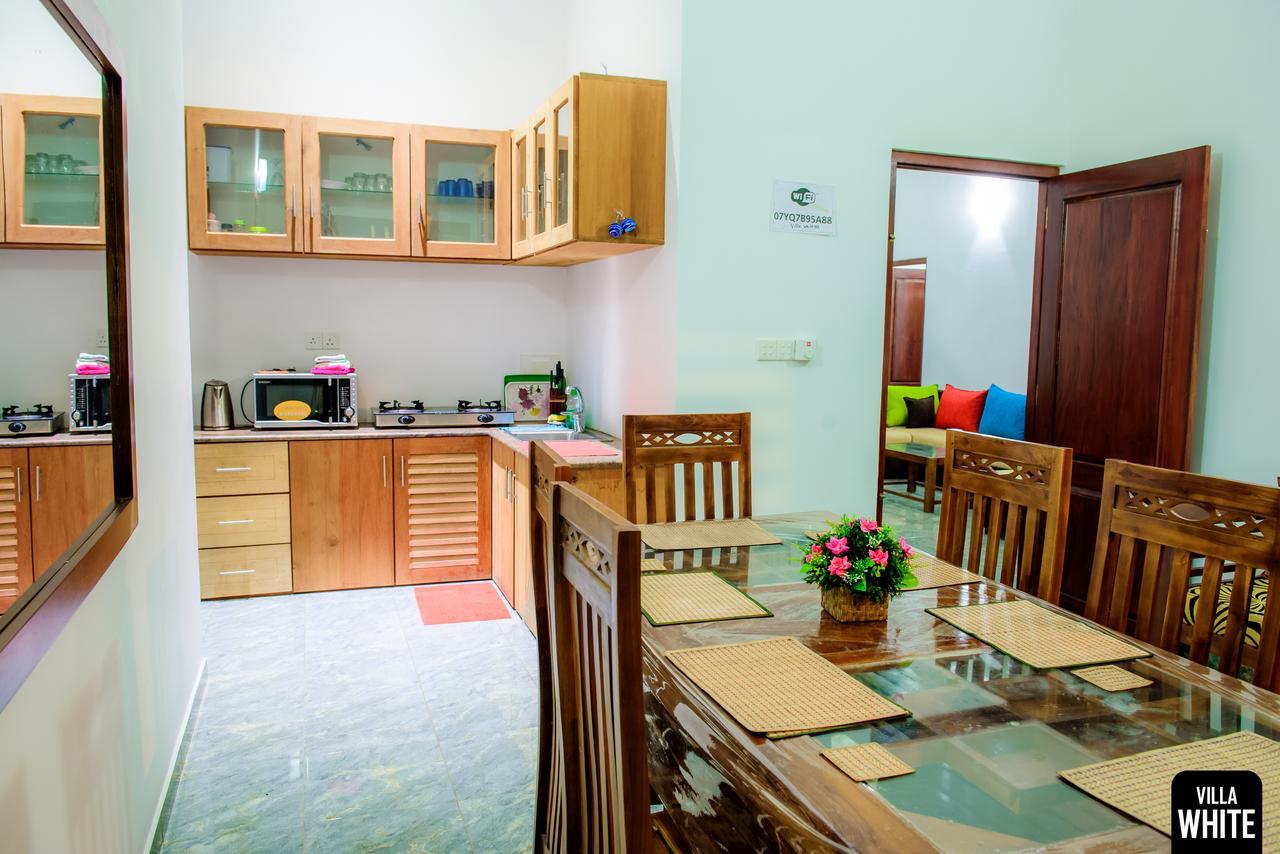 Villa White Хиккадува Экстерьер фото