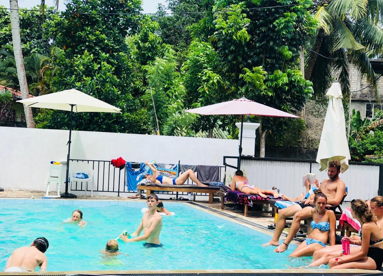 Villa White Хиккадува Экстерьер фото